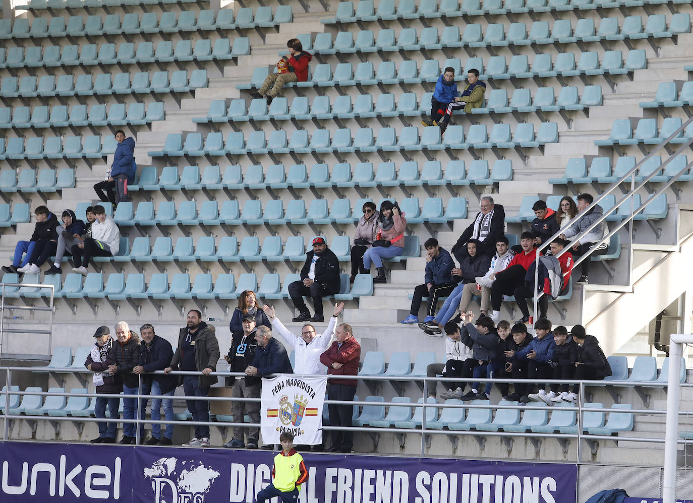 Fotos: Álvaro Arbeloa y otras caras conocidas se dejan querer en La Balastera