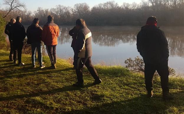 Voluntarios que están participando en las batidas de búsqueda en San Miguel del Pino.