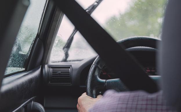 Las recomendaciones de la DGT para los conductores con problemas de visión