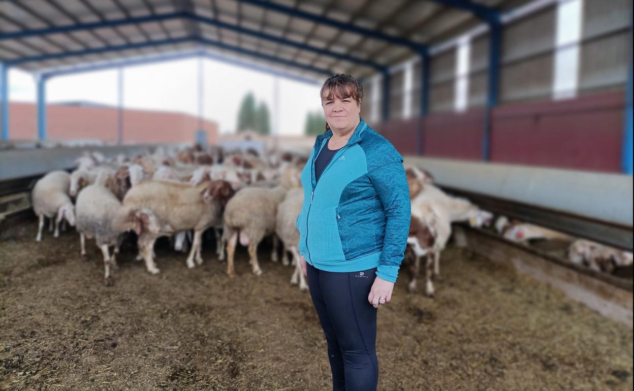 Irene Gangoso en su granja de Cerecinos de Campos, Zamora. 