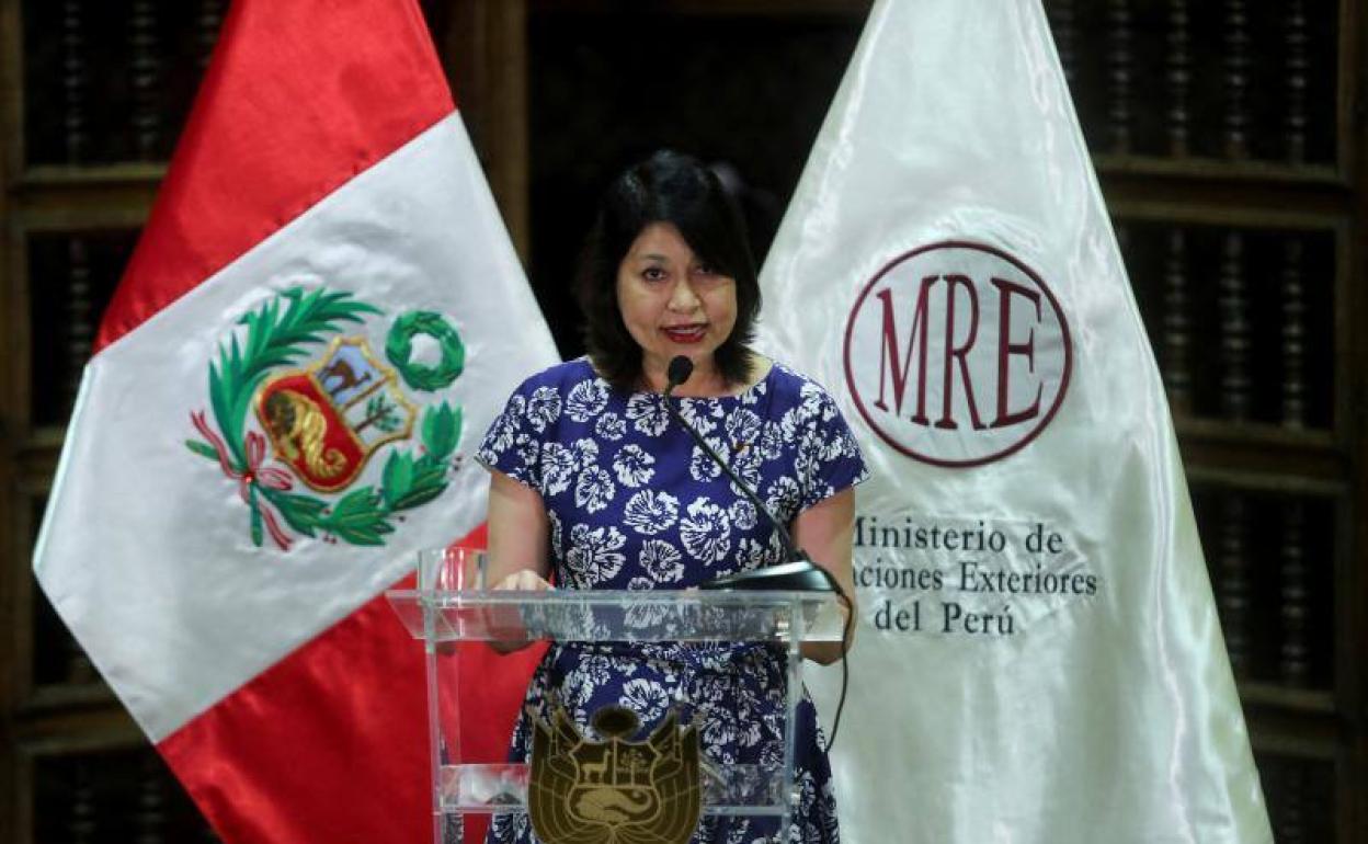 La ministra de Exteriores de Perú, Ana Cecilia Gervasi, durante una comparecencia de prensa, este martes en Lima.