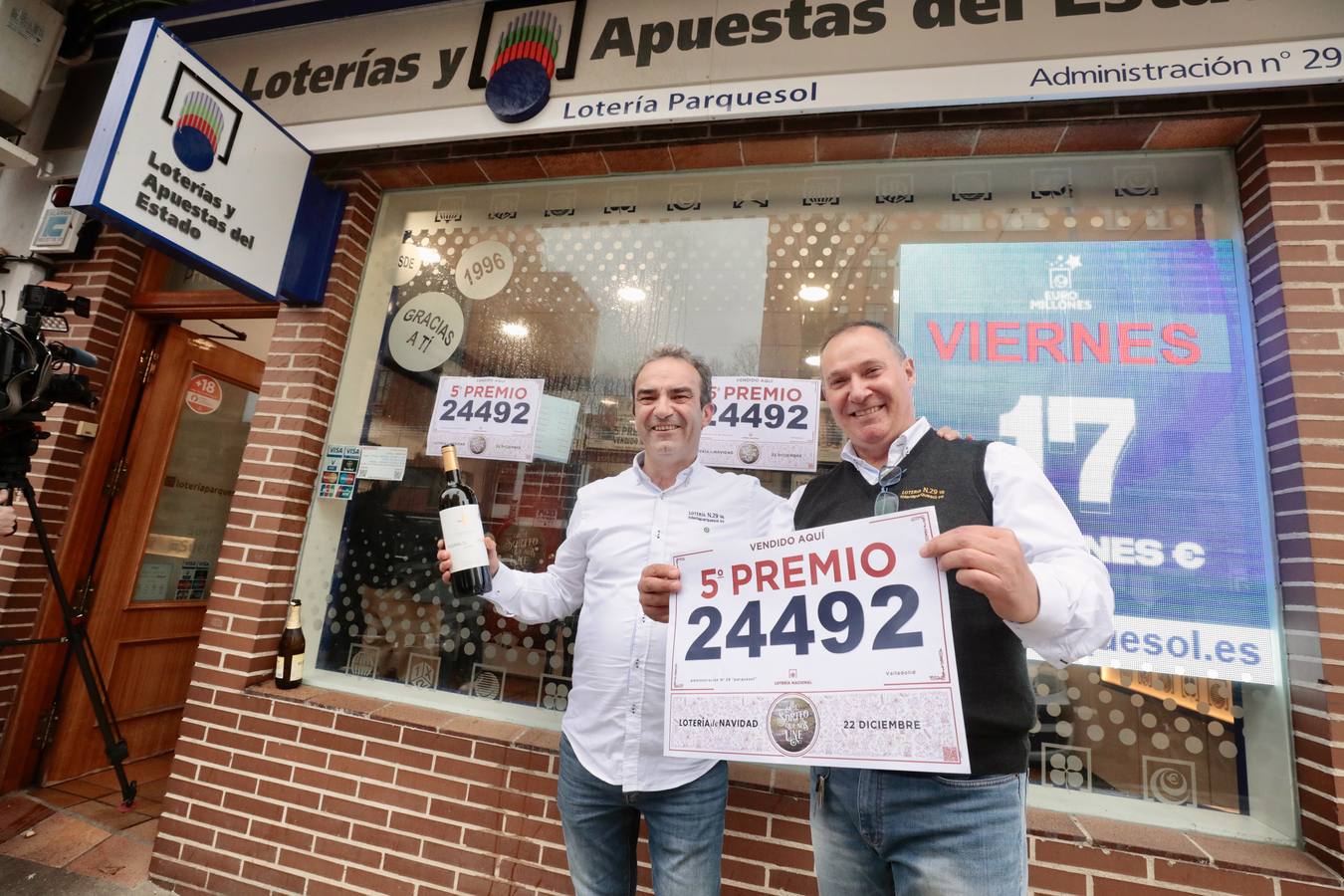 Quinto premio en la administración de lotería Juan Martínez Villergas de Parquesol y bar New York.