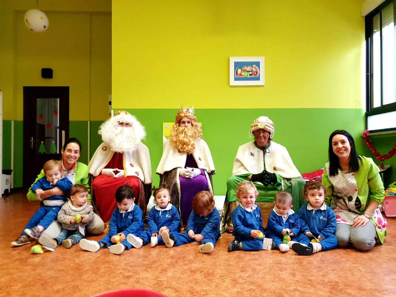 Sus Majestades de Oriente visitaron el jueves el colegio Teresianas 