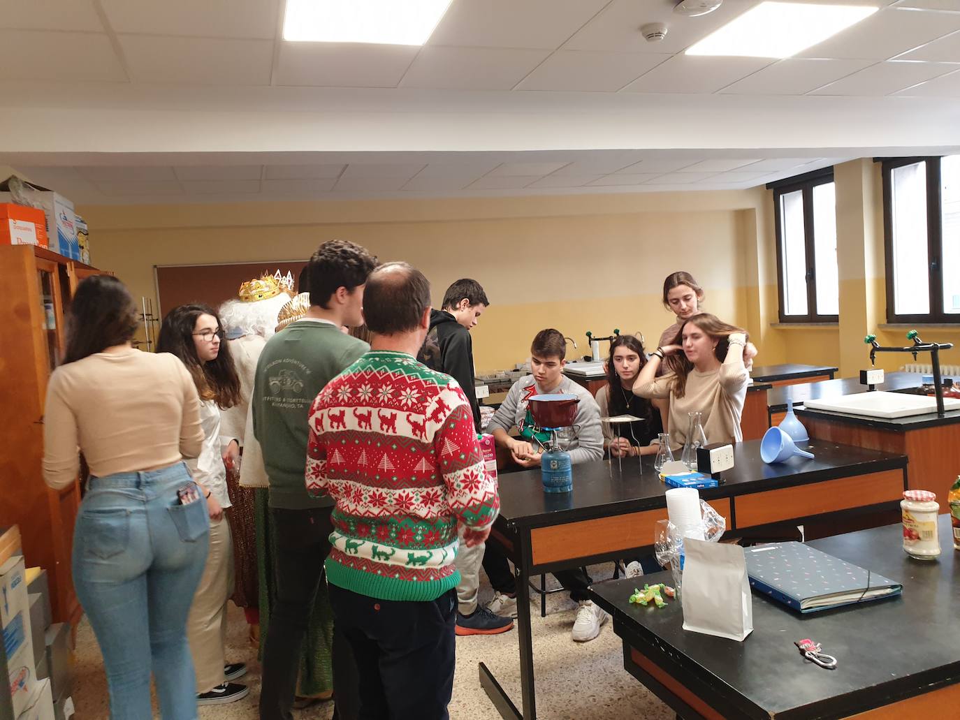 Sus Majestades de Oriente visitaron el jueves el colegio Teresianas 