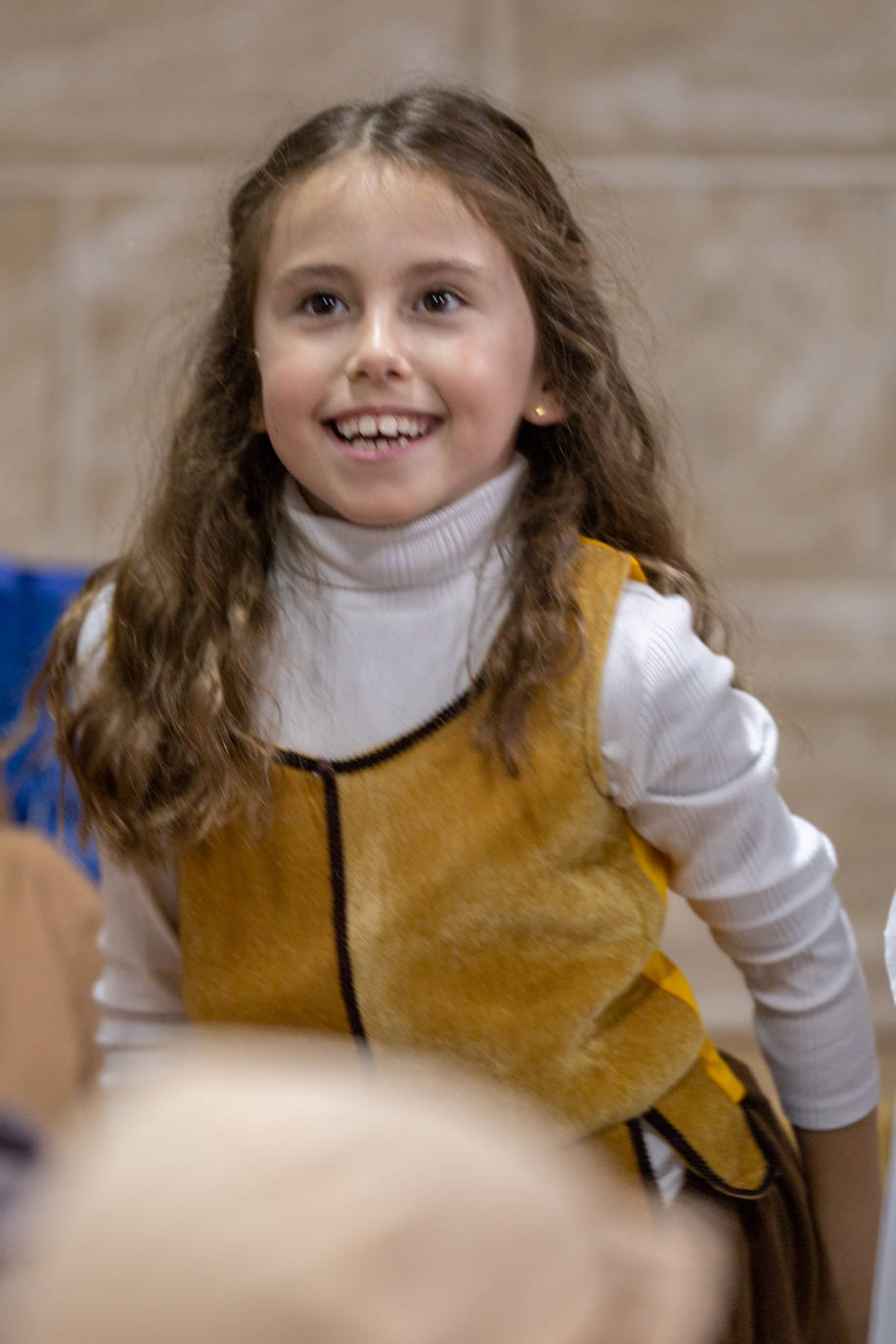 Alumnos, profesores y padres se han volcado en la preparación del belén viviente 