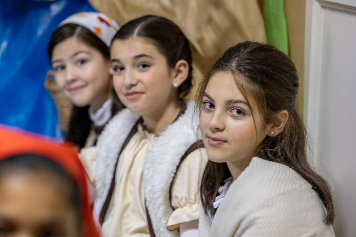 Alumnos, profesores y padres se han volcado en la preparación del belén viviente 