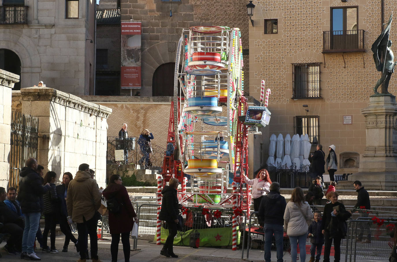 Ambiente navideño en las calles de Segovia.