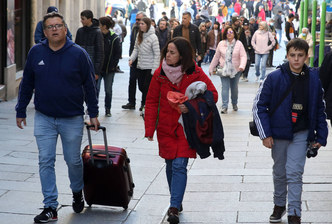 Ambiente navideño en las calles de Segovia.