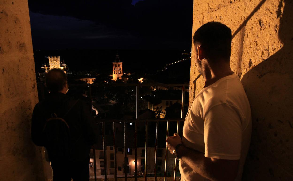 Visita nocturna a la torre de la Catedral de Segovia.