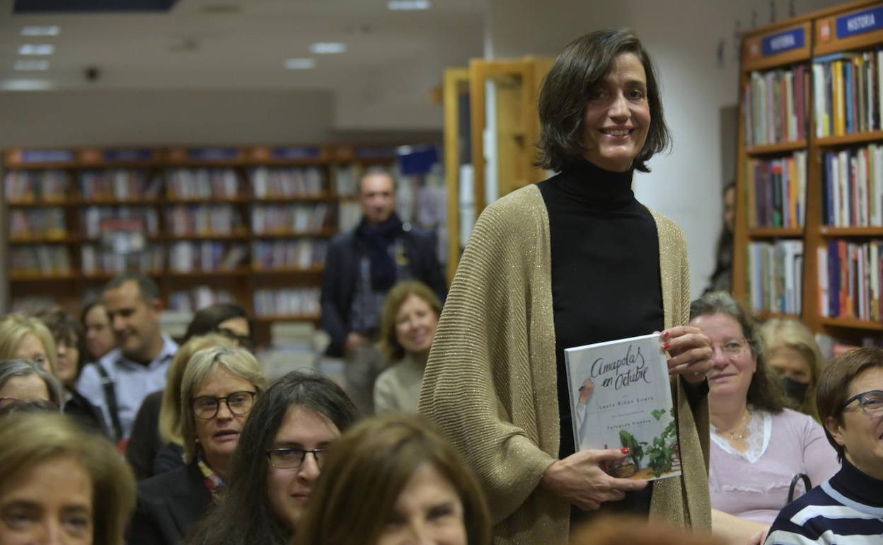 Laura Riñón Sirera, durante su encuentro con lectores vallisoletanos, en Oletvm. 