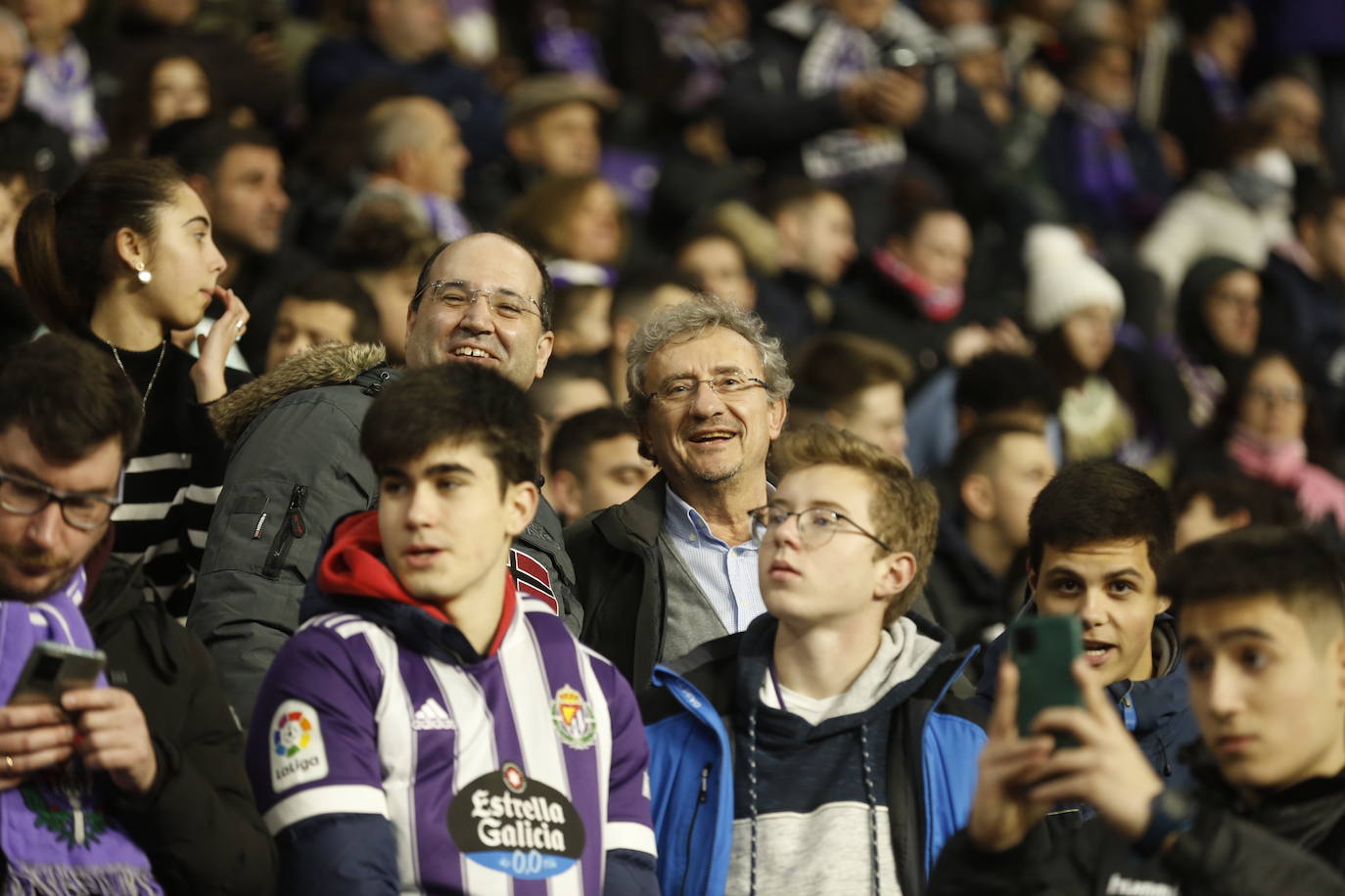 Fotos: Búscate en la grada de Zorrilla (4/5)