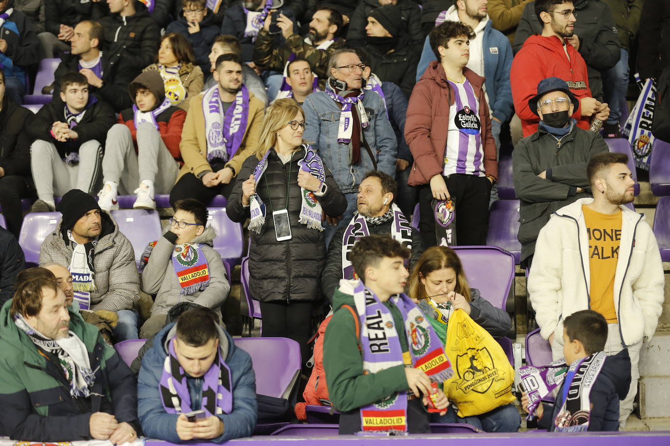 Fotos: Búscate en la grada de Zorrilla (4/5)