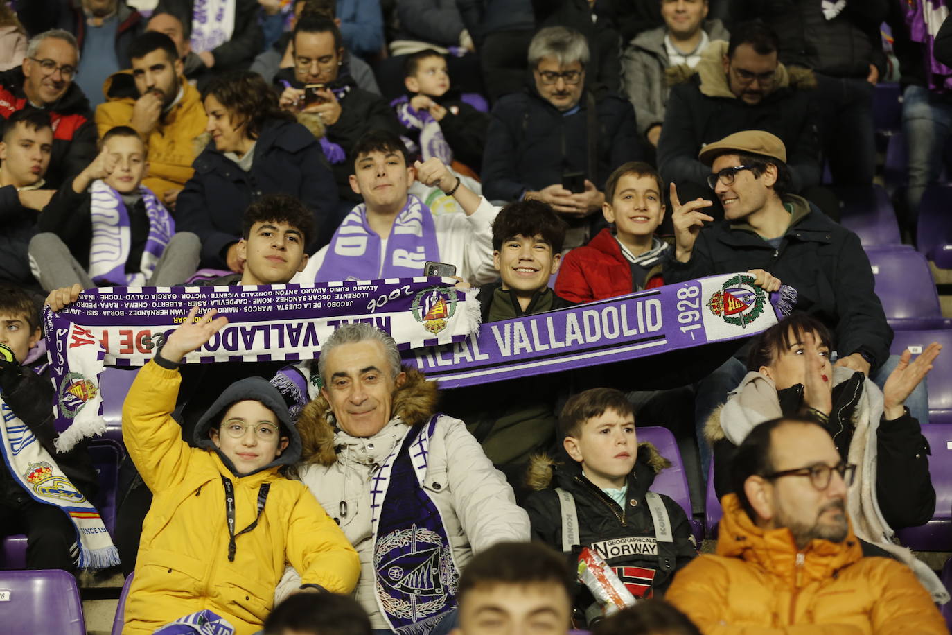 Fotos: Búscate en la grada de Zorrilla (1/5)