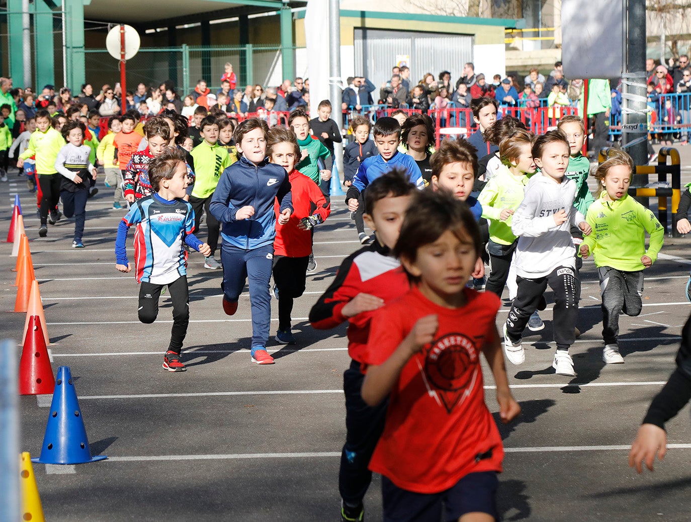 San Silvestre Infantil en los alrededores del Pabellón Municipal de Deportes