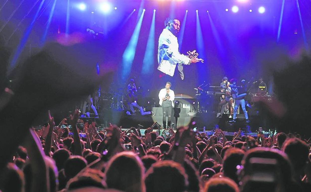 Multitudinario concierto de J. Derulo en las Fiestas Patronales.