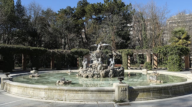 Imagen después - La Fuente del Cisne, situada junto a la Pérgola del Campo Grande.