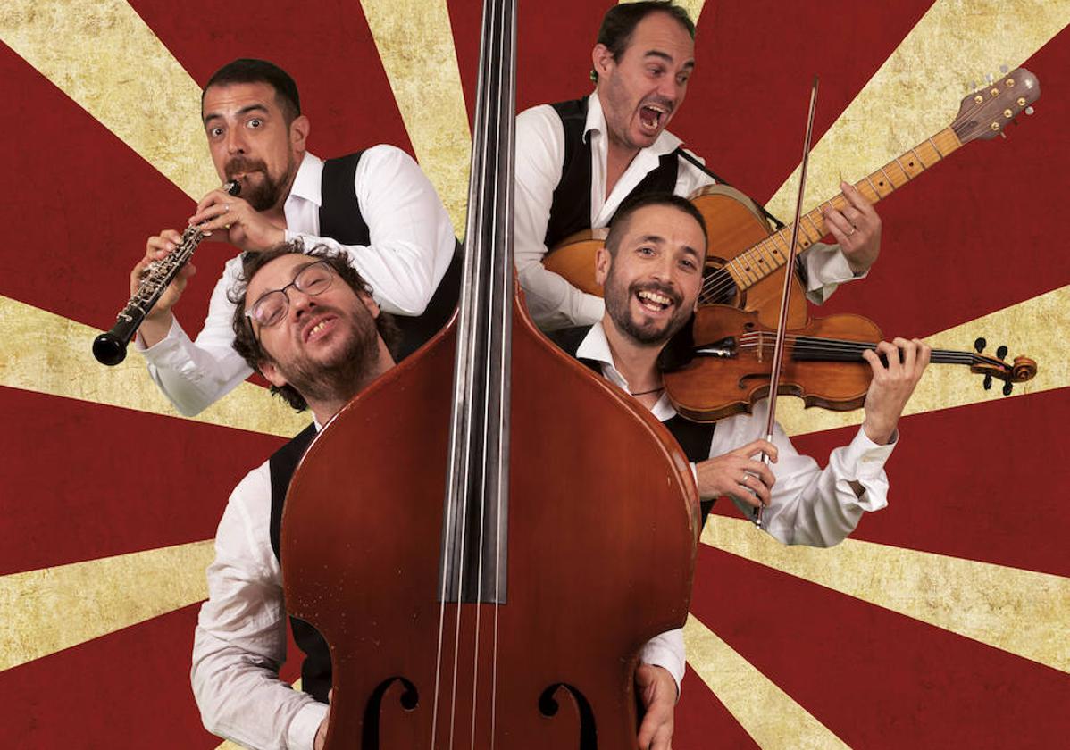 Delante, Ximo Clemente e Iván Artaraz, con violín; detrás, Yosu Ramajo y Jesús Enrique Cuadrado.