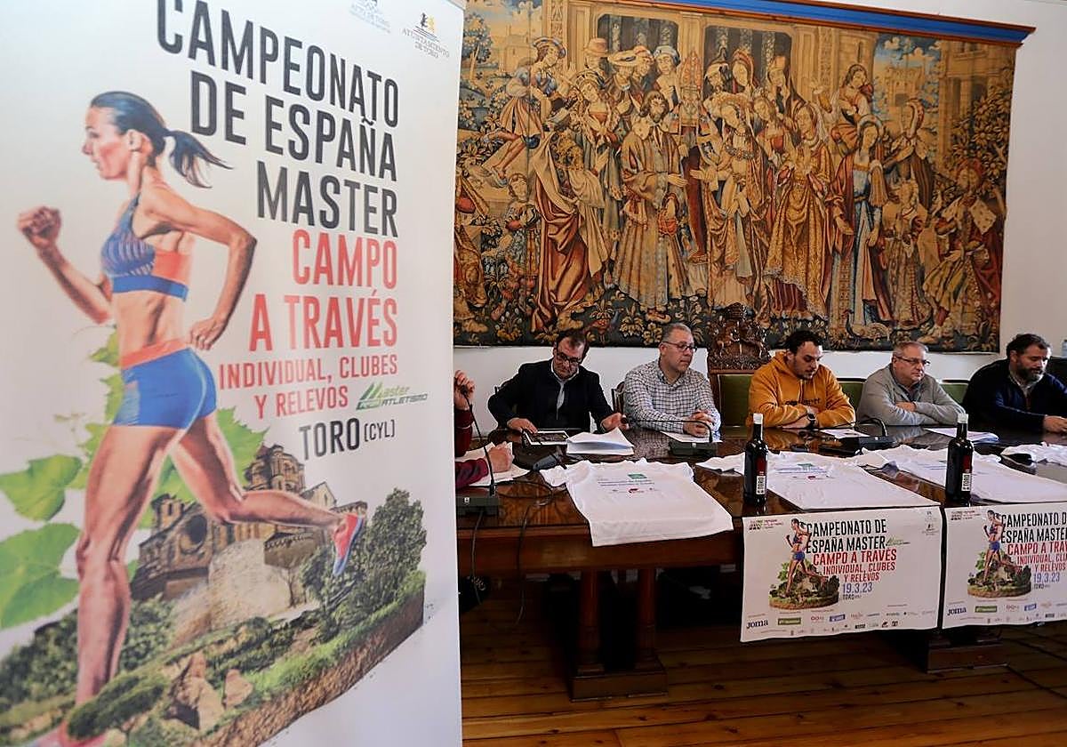 Imagen de la presentación de la prueba en el Ayuntamiento de Toro.