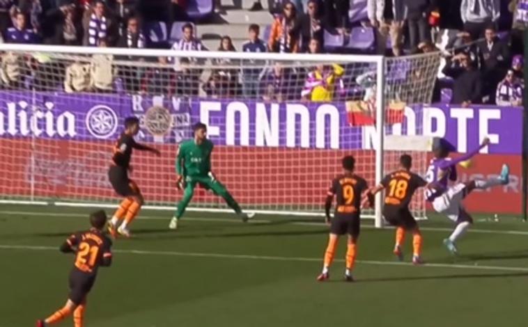 Imagen principal - Los remates a gol de Larin ante Valencia, Real Sociedad y Elche.