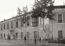 La antigua Caballería construida por prisioneros y devorada por las llamas