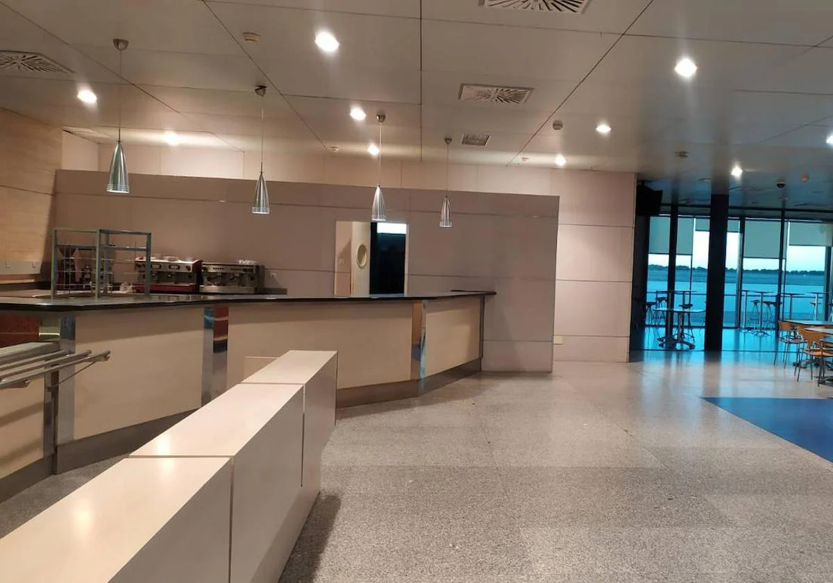 Valladolid: Sale a licitación la cafetería del aeropuerto tras tres años  sin servicio | El Norte de Castilla