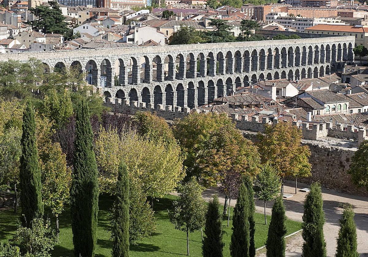 El adarve de la muralla en el tramo junto a la huerta del Seminario será accesible.