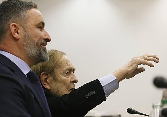 Santiago Abascal y Ramón Tamames, el pasado jueves en Madrid.