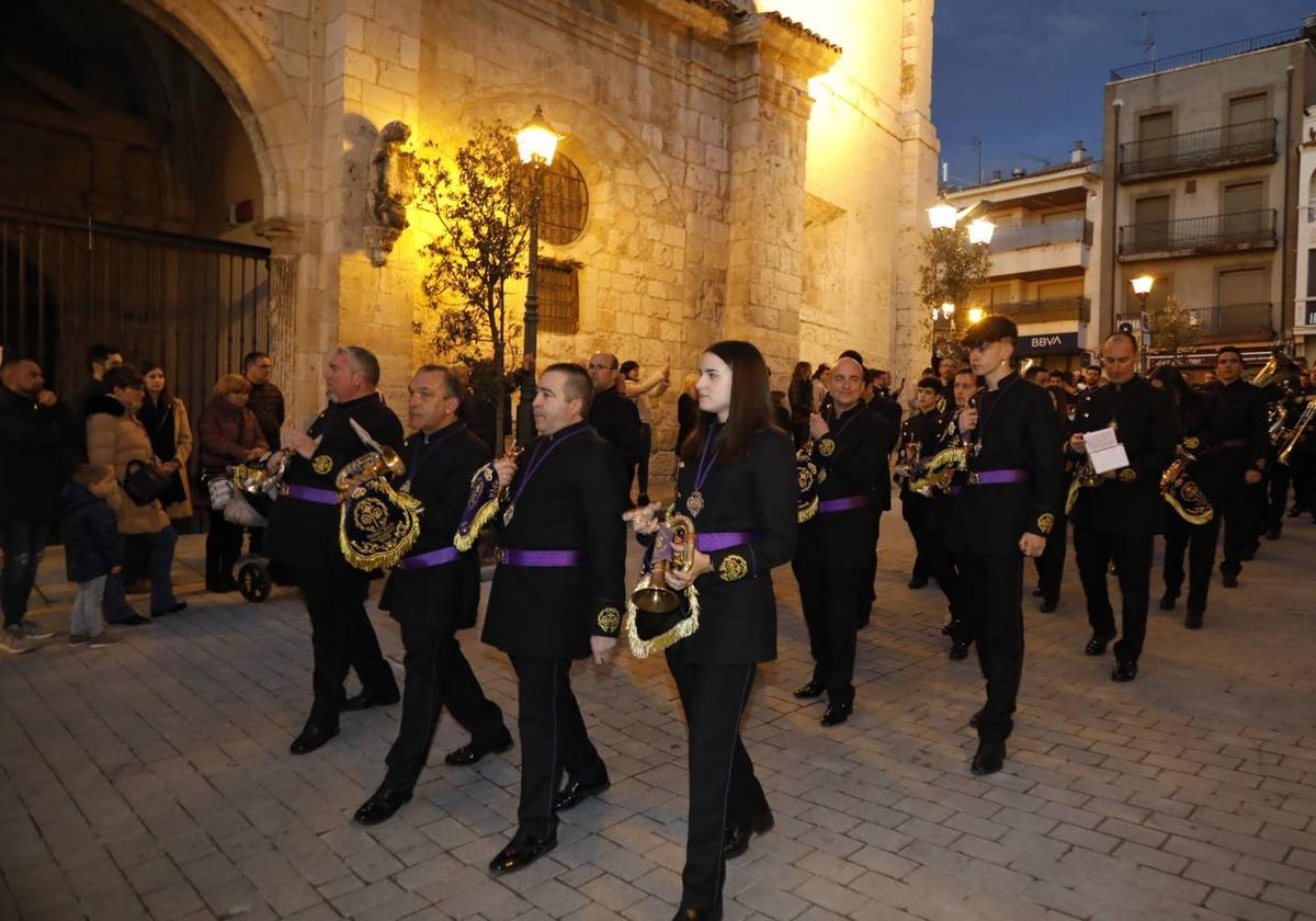 Peñafiel celebra una nueva concentración de bandas de Semana Santa