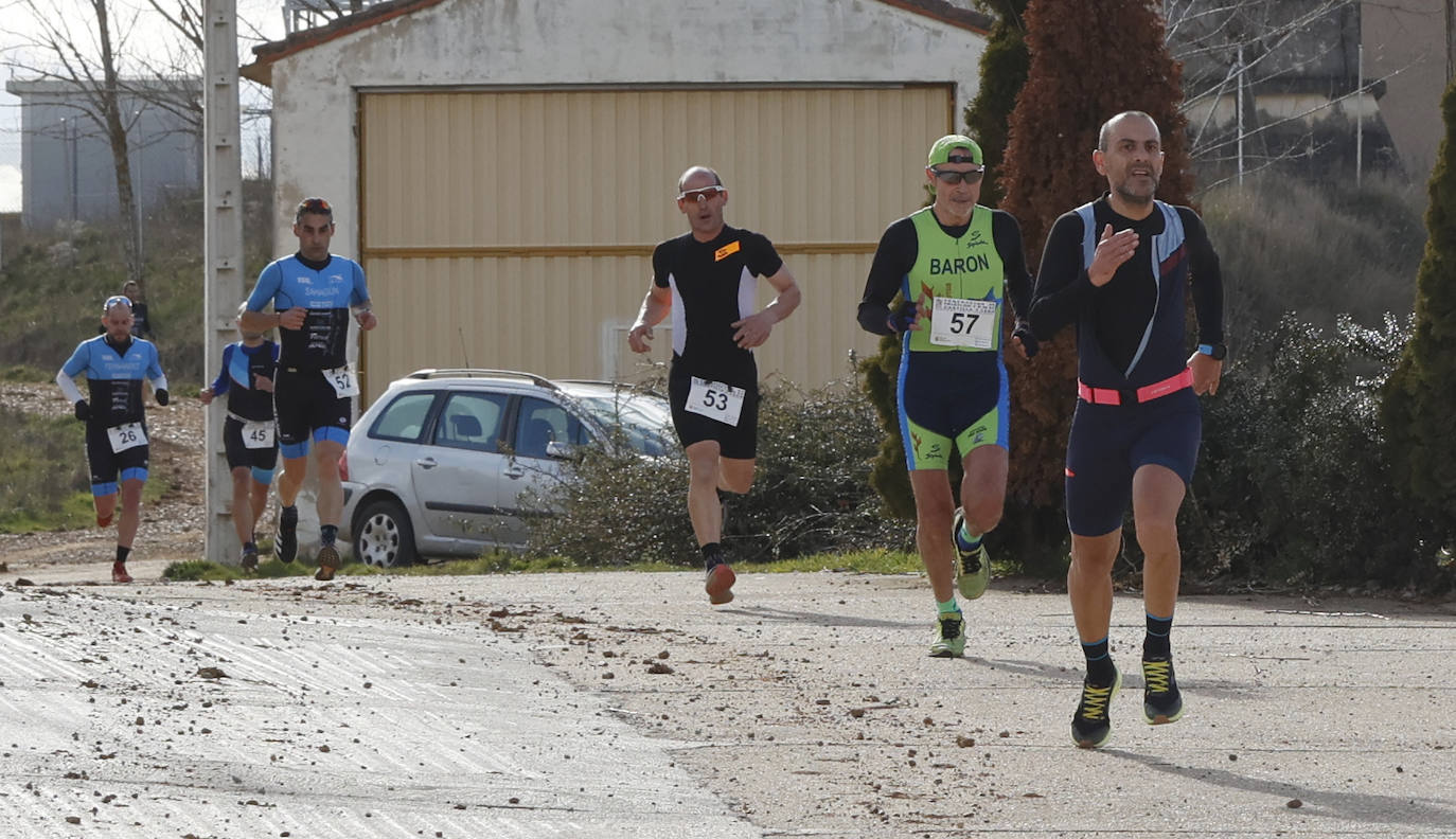 Medio centenar de participantes en el Duatlón de Villasarracino