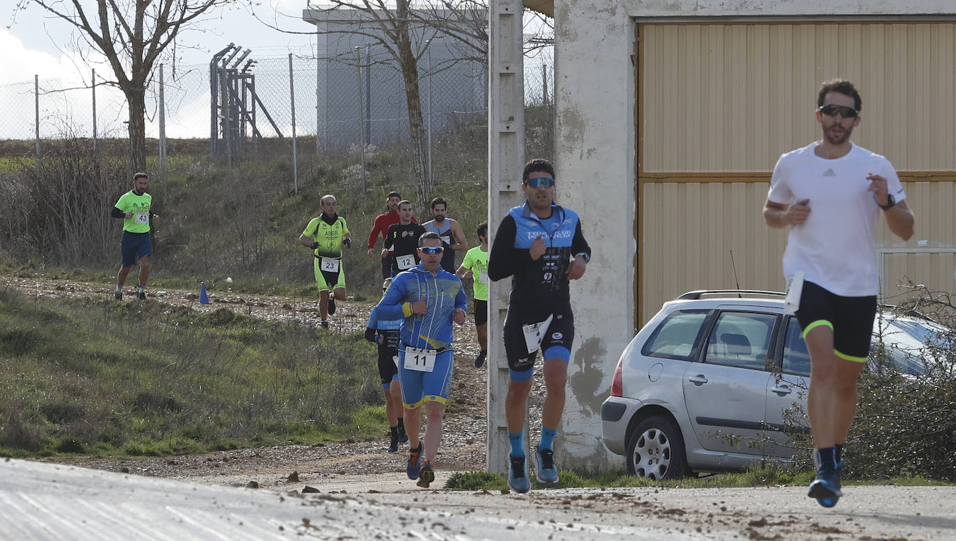 Medio centenar de participantes en el Duatlón de Villasarracino