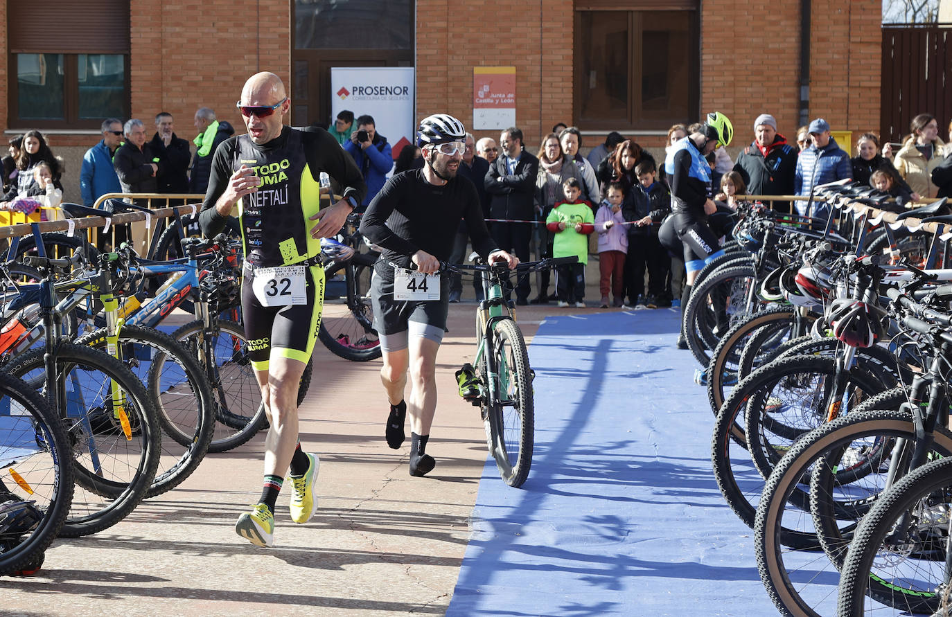 Medio centenar de participantes en el Duatlón de Villasarracino