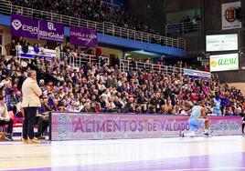 Aspecto de la grada en el partido ante Estudiantes.