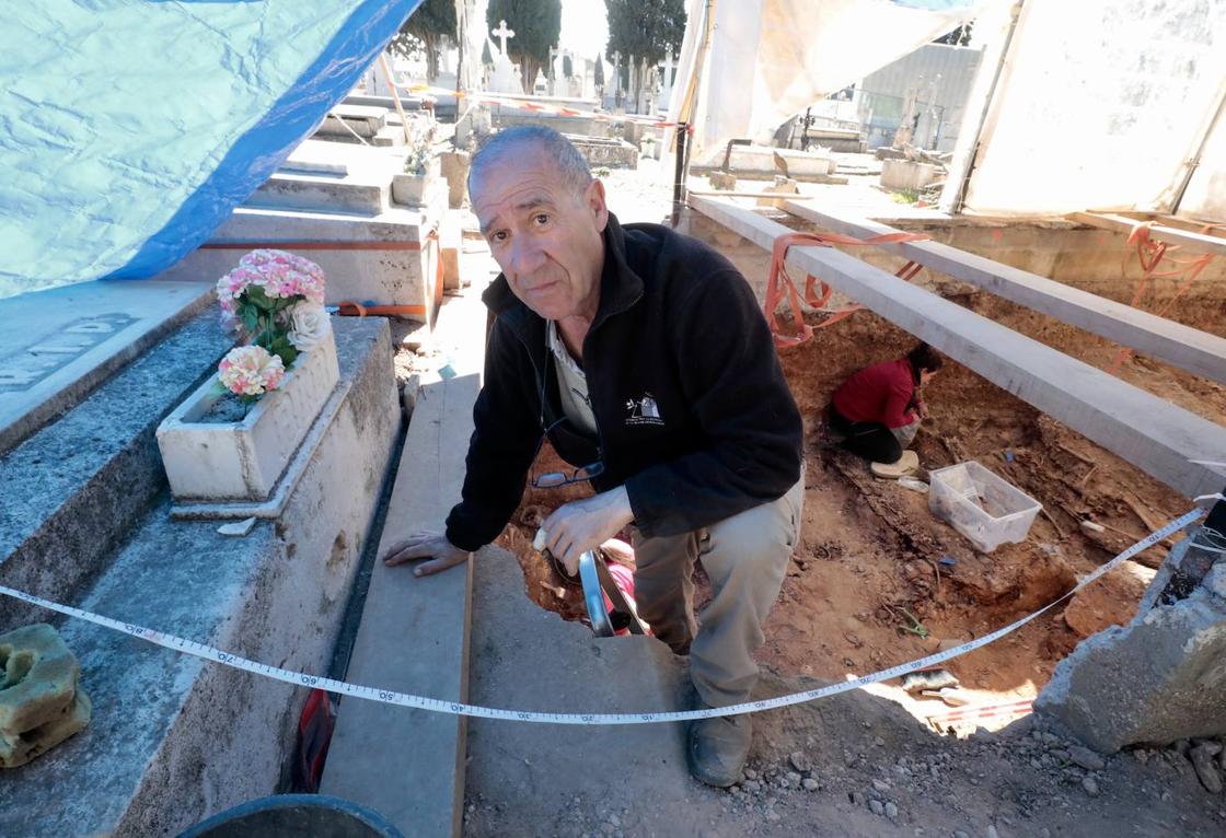 Así avanzan los trabajos en las fosas comunes del cementerio de El Carmen