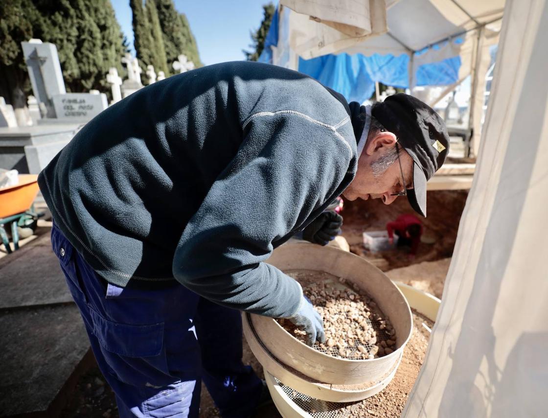 Así avanzan los trabajos en las fosas comunes del cementerio de El Carmen