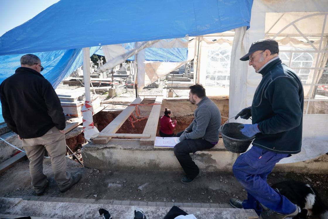 Así avanzan los trabajos en las fosas comunes del cementerio de El Carmen