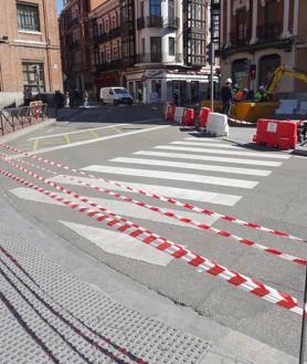 Imagen secundaria 2 - Obras en superficie y plazas con puntos de recarga de la segunda planta del aparcamiento de la plaza de España.