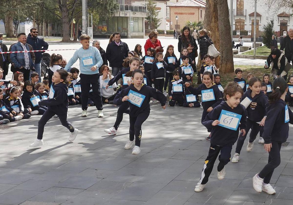 Los escolares, en la carrera en el Salón.