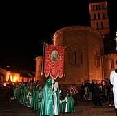 Recogimiento y solemnidad en el vía crucis cuaresmal de San Lorenzo