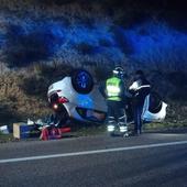 Sale ileso tras volcar su coche en la A-62 en Simancas