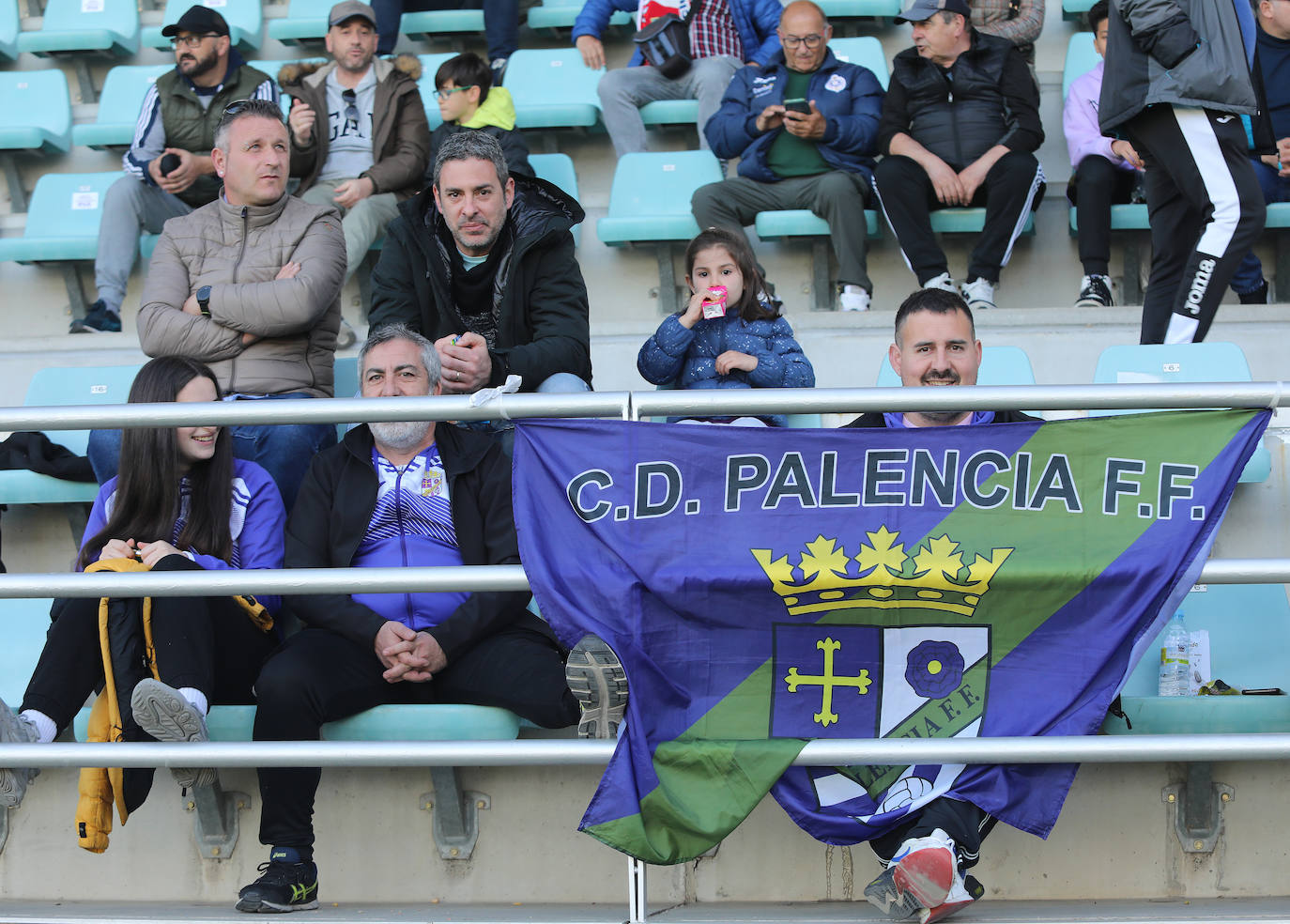 Búscate en las gradas de La Balastera en el Palencia Cristo-Laredo