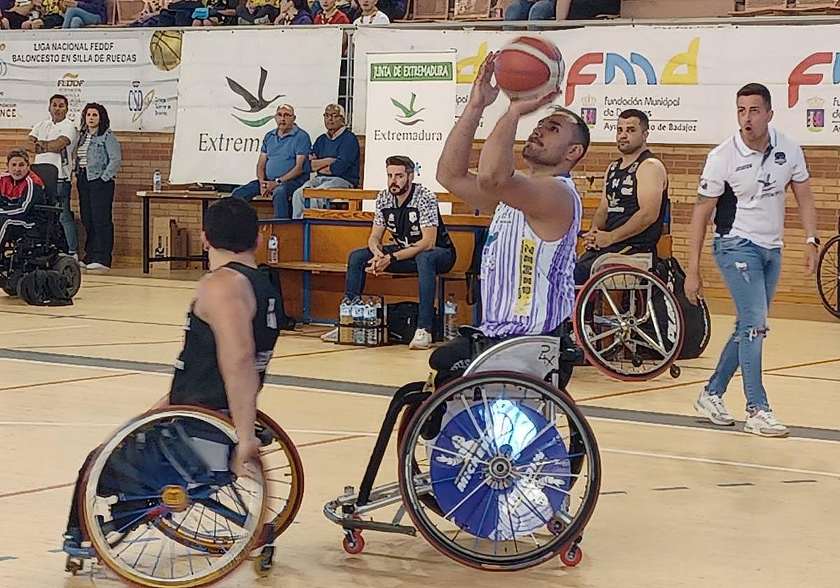 Lanzamiento liberado para un jugador del Fundación Aliados.