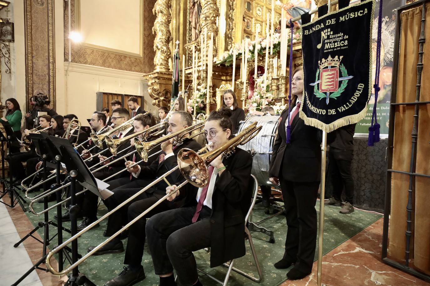 La banda municipal ofrece un concierto en la iglesia de la Vera Cruz