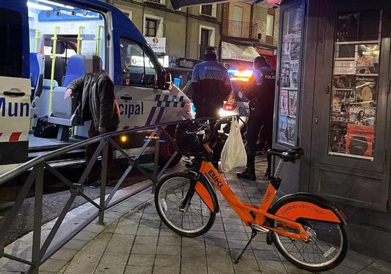 Prueba de alcoholemia a un usuario de Biki realizada en la Cruz Verde el 10 de febrero.