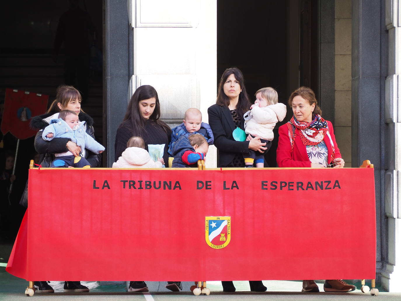 Procesión de Semana Santa del colegio Lourdes
