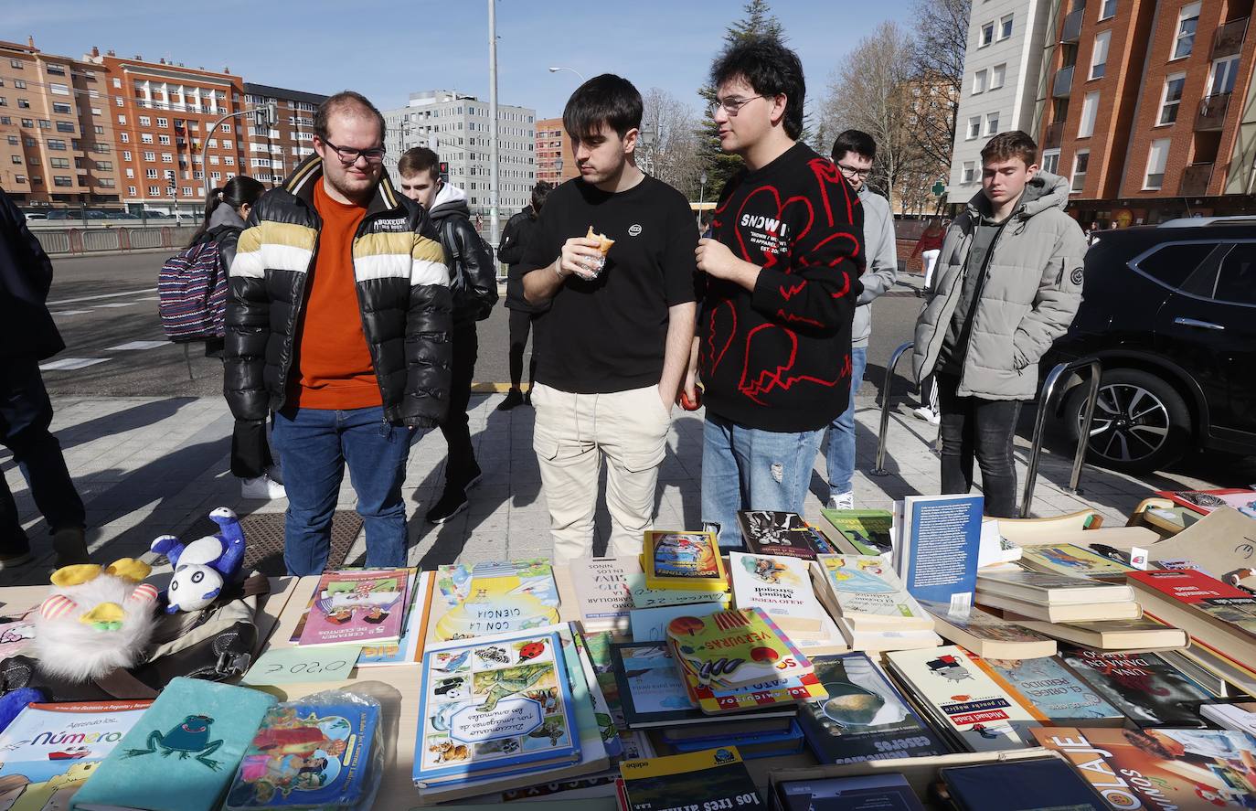 Un mercadillo solidario por Honduras