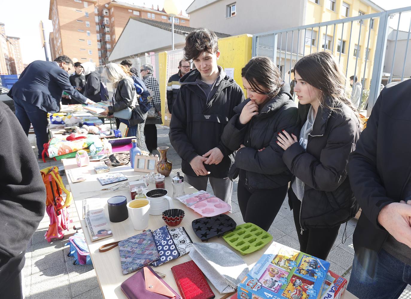Un mercadillo solidario por Honduras