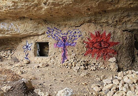 Pintadas en una cueva del Alto del Parral.