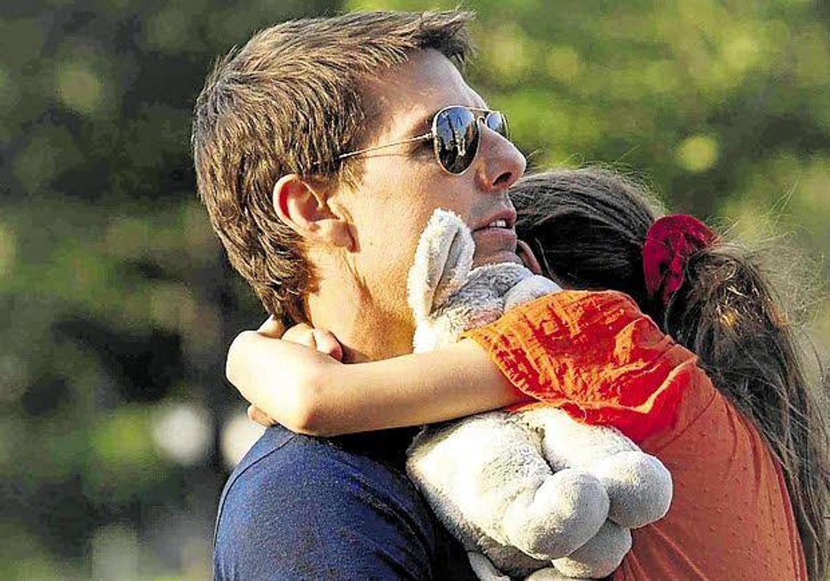 Tom Cruise con su hija Suri, en una imagen de archivo.