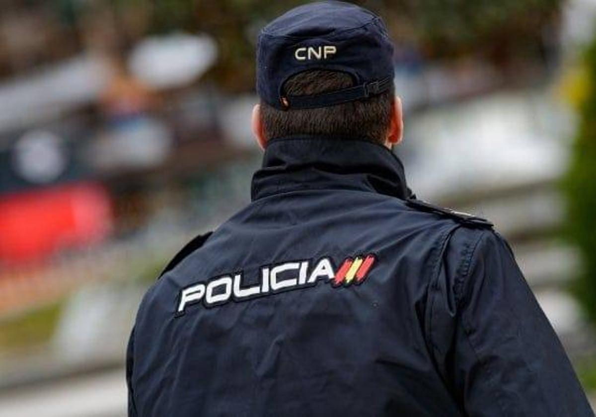 Detenido por llevarse ropa valorada en 481 euros de tiendas del centro