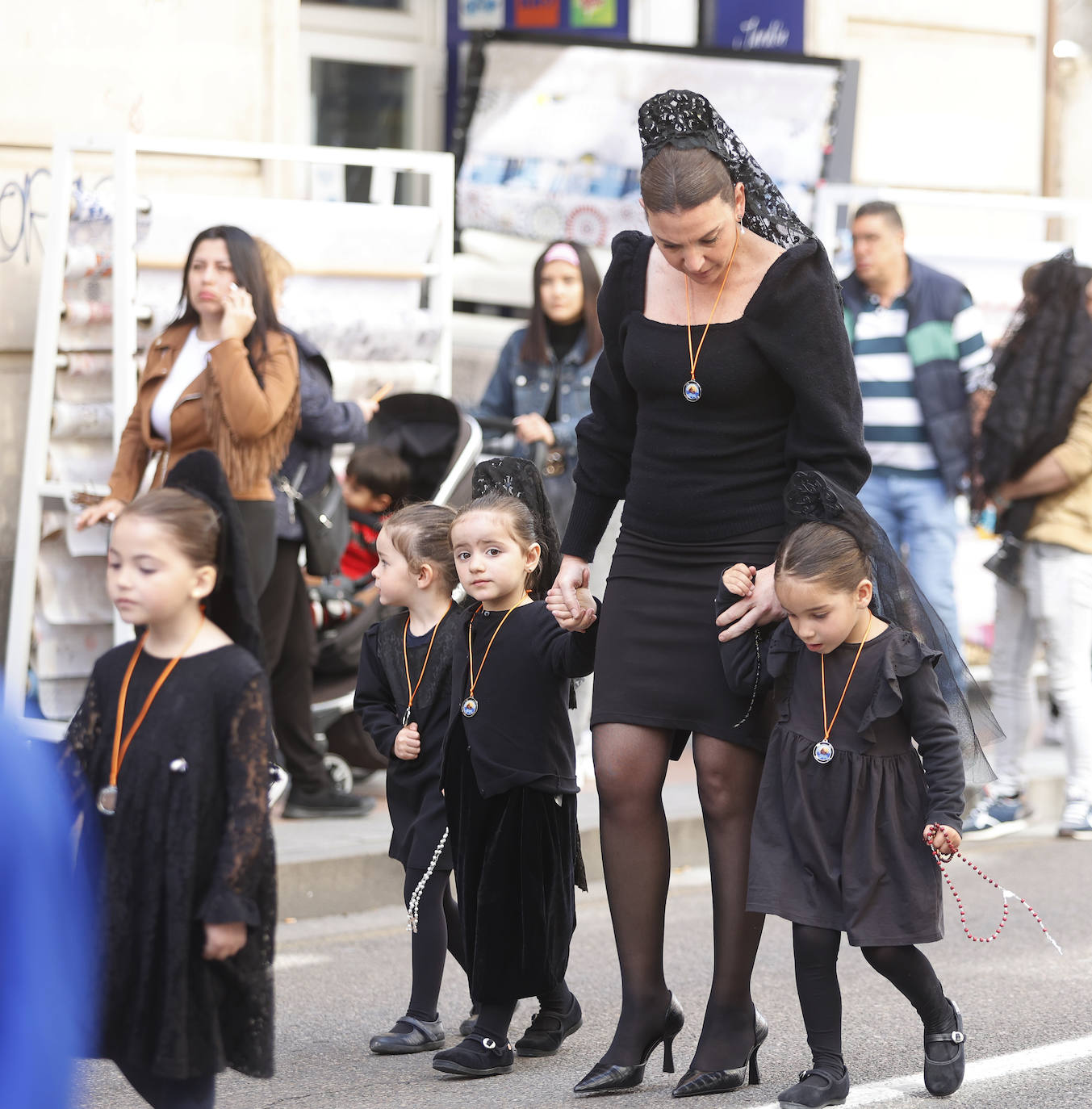 La procesión infantil del Divino Maestro por las calles de Palencia